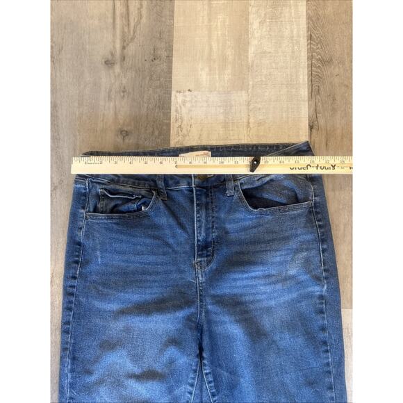 SO Kick Cropped Jeans Womens 15 Blue Denim High Rise Pockets Distressed Raw Hem - Picture 12 of 13